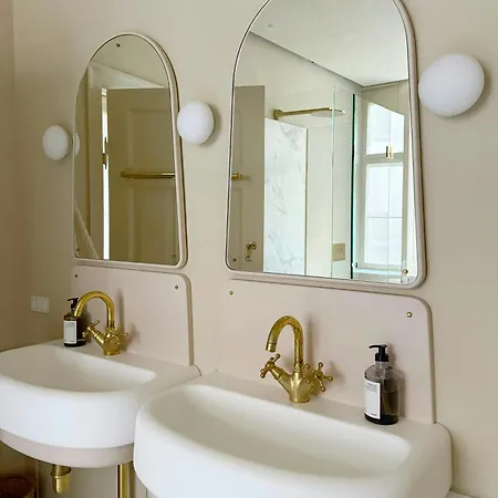 Design Flat In Copenhagen's Historic Centre *